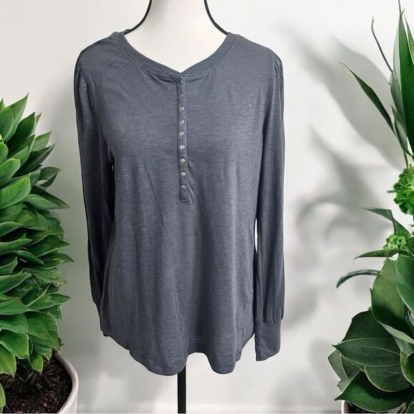 New with Tags Democracy Long Sleeve Crew Neck with Gold Tone Snap Buttons - Picture 1 of 8